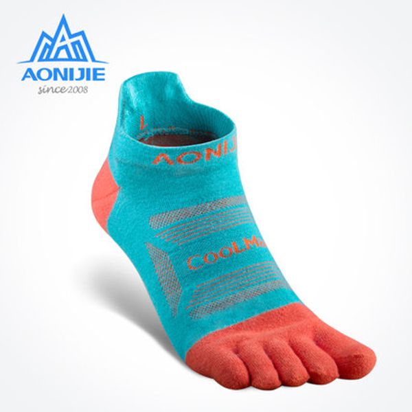 

aonijie lightweight run low cut athletic five toe socks quarter socks toesocks for outdoor running marathon race trail 3 pairs, Black