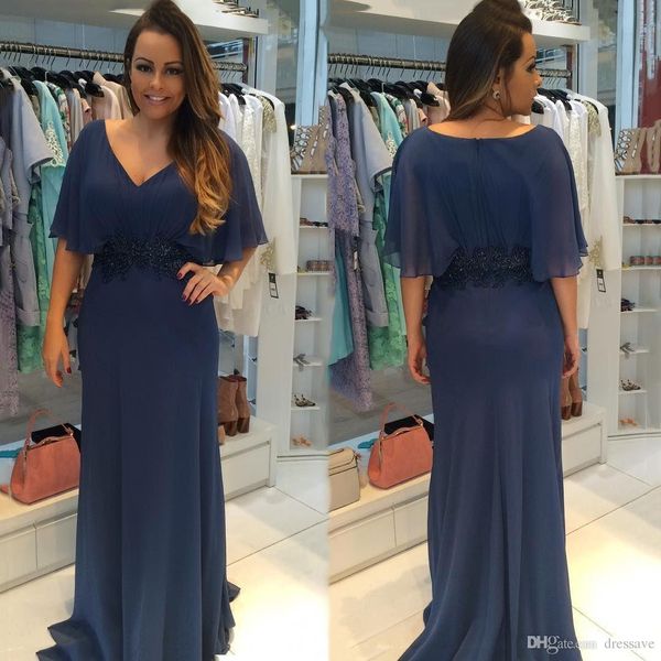 Escuro Marinha Plus Size baratos Mãe do noivo da noiva Vestidos V Neck manga curta Bainha Flowy Chiffon longo matriz vestidos de noite formal