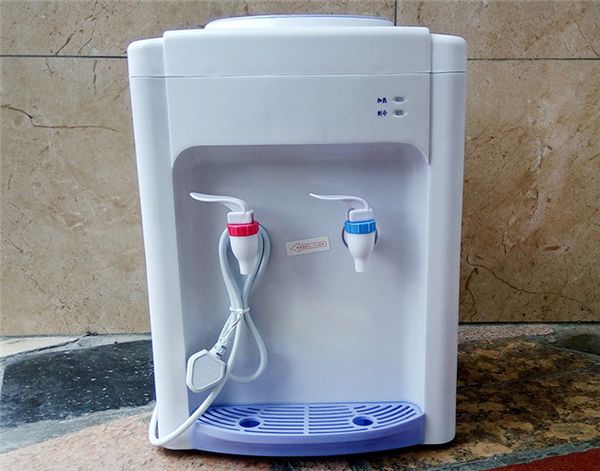 KOSTENLOSER VERSAND White Home Desktop Mini WarmHot Wasserspender Druckschalter Bequeme Wasserbeschaffung Energiesparende Warmwasserbereitungsmaschine