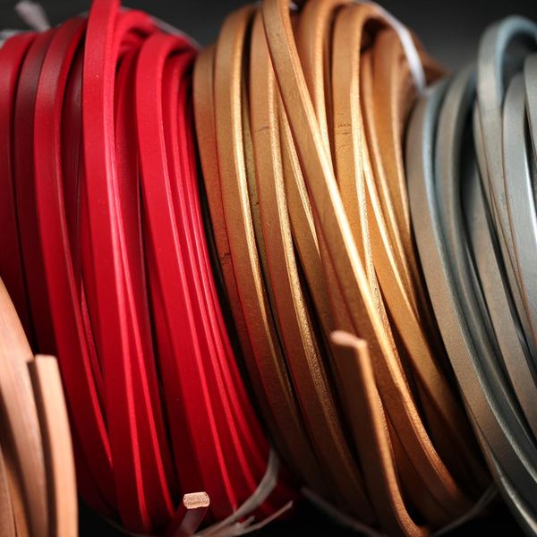 

diy-manual first layer cowhide rope vegetable tanned leather bag portable hand pull 10*6mm thick leather rope, Blue;slivery