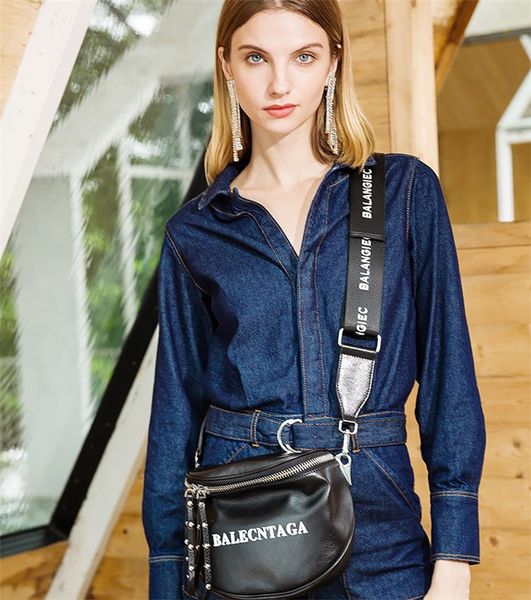 

2020 leisure brand bag new personality rivet solid color wild wide shoulder strap fashion messenger shoulder bag