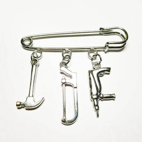 

2019 new ancient silver electric drill hacksaw hammer brooch fashion creative men women jewelry designer brooch mini family tool gift, Gray