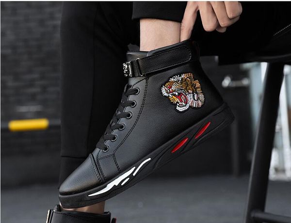 

Бренд дизайнер Tiger Print Ace вышитые кроссовки черный кожаный повседневная обувь Мода роскошные красные кроссовки мужская женская одежда