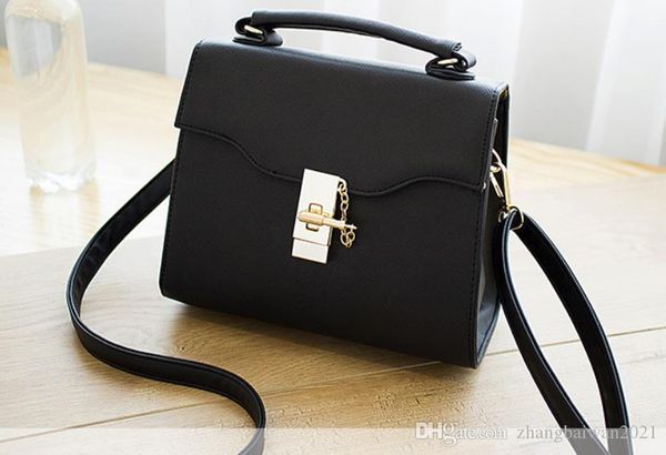 

женская сумка 2019 осень и зима новый прилив одно плечо перекинутая сумка корейская версия замка мода дамы маленькая квадратная сумочка