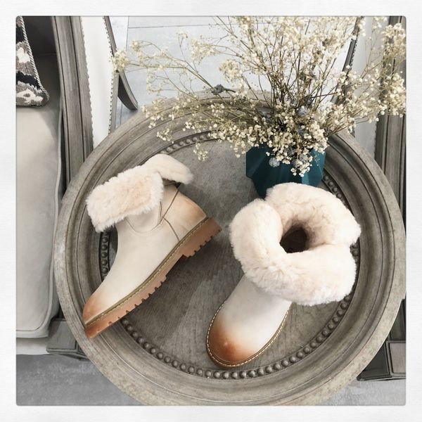 

factory original designed snow boots ,brand ankle boots, luxury short boots, made by lamb skin, Black