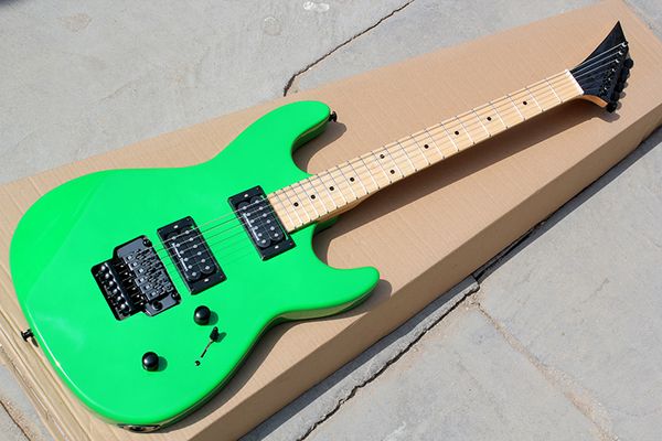 Fabrikspezifische grüne E-Gitarre mit Floyd-Rose-Brücke, umgekehrter Kopfplatte, Ahorngriffbrett, kann individuell angepasst werden