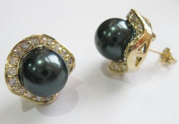 

great natural 12mm tahitian black vpeacock pearl stud earring ku080, White