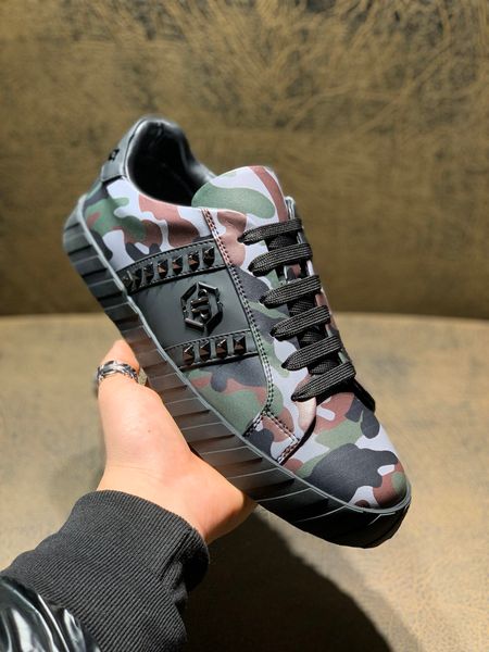 

2020 new qy men's casual shoes leather fashion men's classic casual sneakers camouflage pattern sneakers