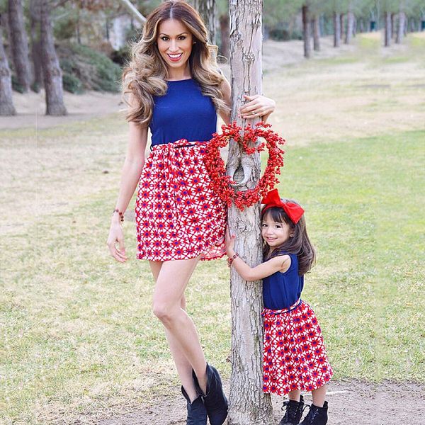

summer girls splicing floral beach dress fashion mother baby daughter sundress printed sleeveless family matching dresses y2191, Blue