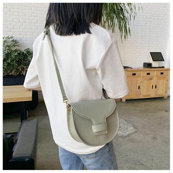 

2020 new women's shoulder bag casual texture slung fashion saddle bag korean shoulder handbag