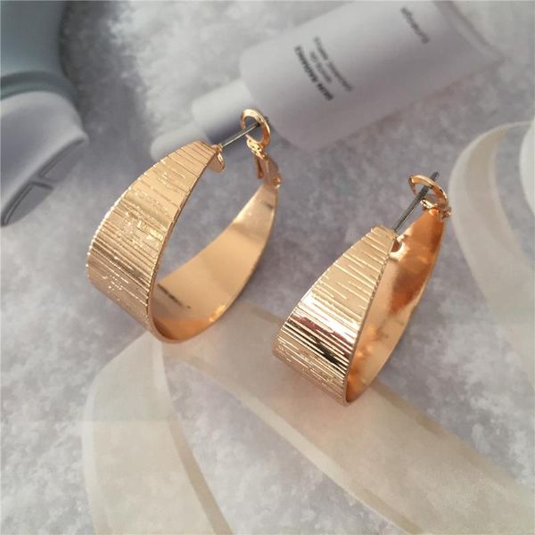 

trendy bohemia gold color plating wide plate curved hoop earrings for women girl feminist casual office lady elegant jewelry, Golden;silver