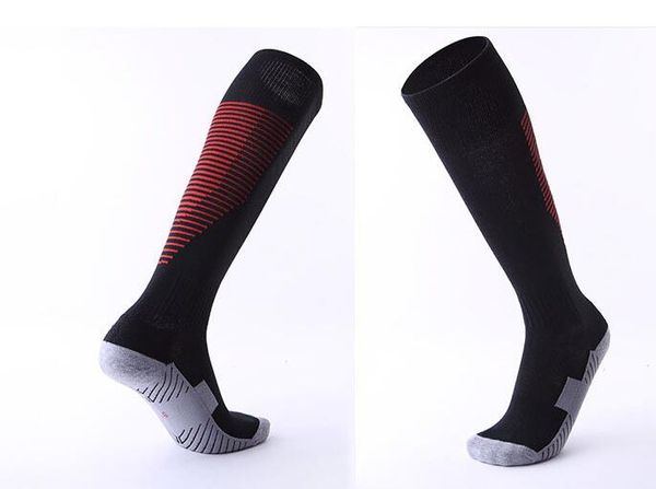 Diz futbol çorap üzerinde farklı Yetişkin çocuk kaymaz havlu alt uzun tüpü çorap rahat aşınmaya dayanıklı spor çorap kalınlaşmış