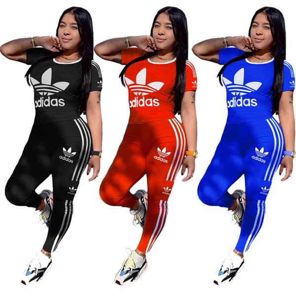 

женин дизайнеѬ 2 комплек коѬоким Ѭђкавом ђболки + леггин бегђн ком, White