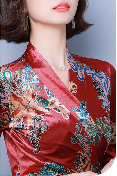 

new women long-sleeved v-neck velvet printed shirt slim-fit fashion bottoming shirt office lady working wear plus size 3xl, White