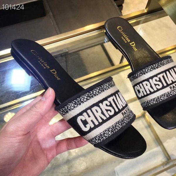 

качество Top19 Luxuryo20ss Женская обувь плоские сандалии тапочка Новый стиль Мода женщин Knited Трусы женщин лета пятки сандалии башмачок Бич