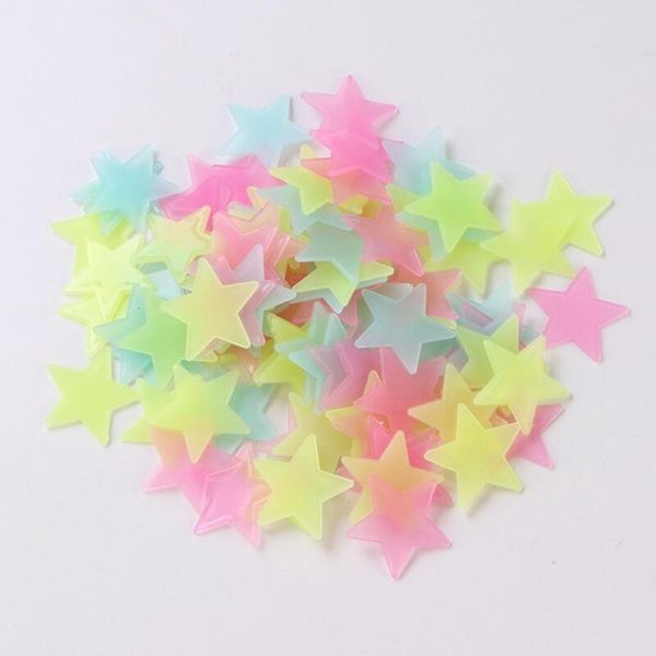 4 Cor 3cm Estrelas Adesivos de parede Stereo Plastic luminoso fluorescente Paster brilhando no escuro por decalques do bebê Quarto LX8643