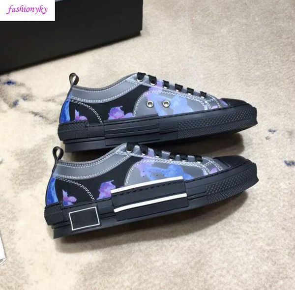 

classics b23 "single m classic as the main vision, in the way of large-area printing on the upper sweethearts shoes size 37with box, Black