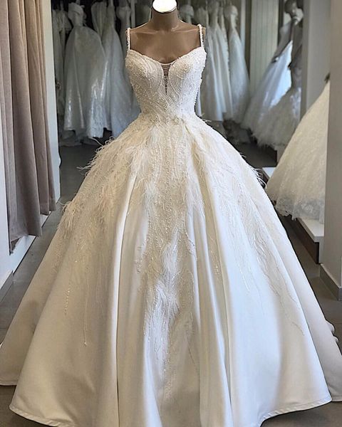 

vintage crystal beaded ball gown wedidng dresses luxury spaghetti plus size saudi dubai arabia dubai bridal gown custom, White