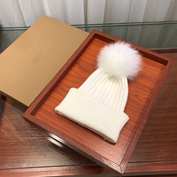 

designer women's hat knitted wool winter hat 2019 new fox fur ball fashion warm women's casual belt gift box, Blue;gray