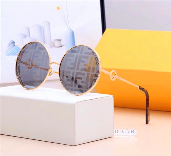 

2019luxury pollyannes lenses cool sunglasses, for female designers to design the european version of the holiday sunglasses box, White;black