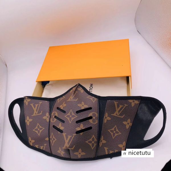 

anti-dust cotton mouth face mask black protective masks facemask man woman wearing black fashion facemask have box