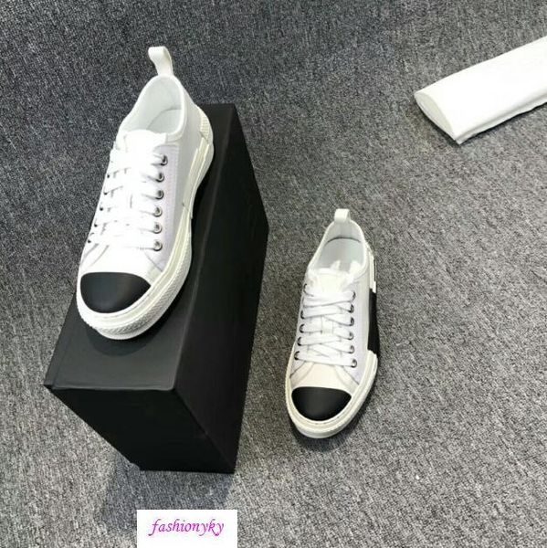 

classics b23 "single m classic as the main vision, in the way of large-area printing on the upper lovers size 37, Black