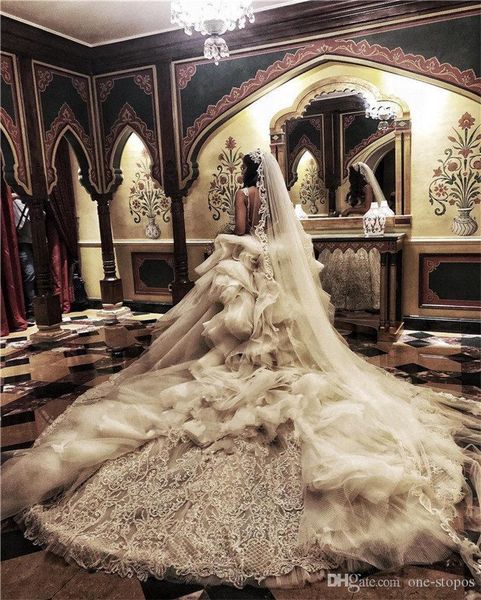 

sparkly кружева аппликация спагетти бальное платье свадебные платья luxury plus размер ctystal бисером суд поезд арабский дубай свадебное пл, White