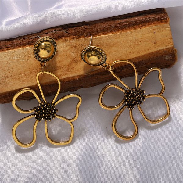 

women earrings vintage court temperament metal flower earrings hollow metal line earrings accessories 2020 new design, Silver