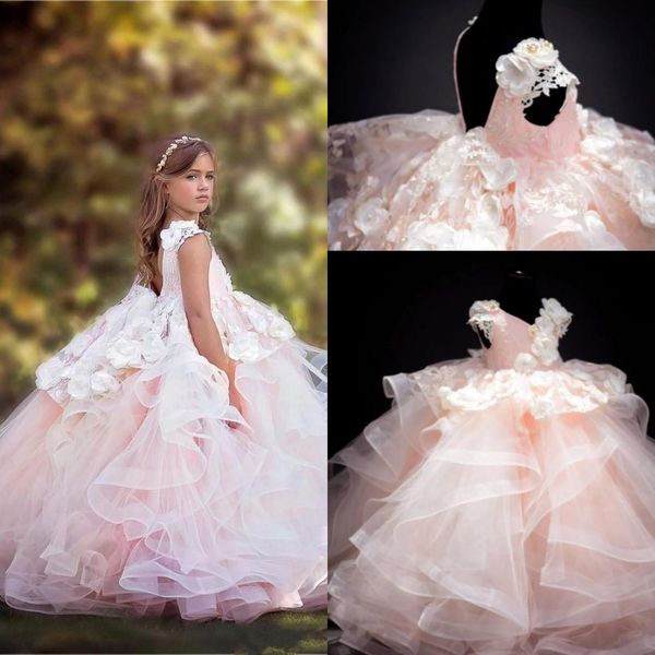 Blush Pink Girocollo Tulle A Line Flower Girl Abiti 3D Floral Beaded Tiered Ruffles Lunghezza pavimento Abiti da spettacolo per ragazze BC2992