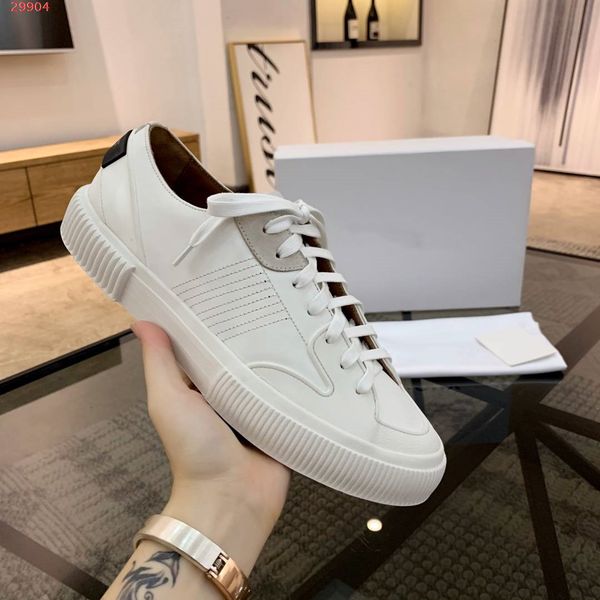 

designer shoes fashion platform triple shoes for mens sport luxury designer basketball genuine leather selling kanye ing, Black