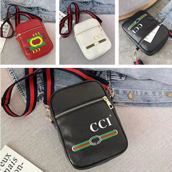 

designer crossbody bag g letters single shoulder bag pu leather fanny pack messenger bags fashion beach chest waist bag small purses b72601