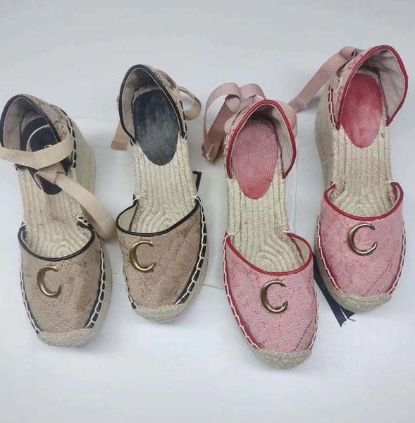 

2020 женщина тапочки слайды летняя обувь casual тапочки твердые hollow из женщин слайды классический тапочки размер: 35-41 с коробкой free d, Black