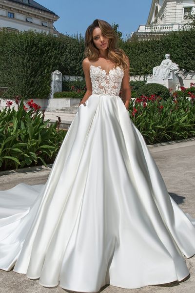 

2020 latest lace wedding dresses a-line appliques sleeveless sweep train bridal gowns plus size beach satin wedding dress, White