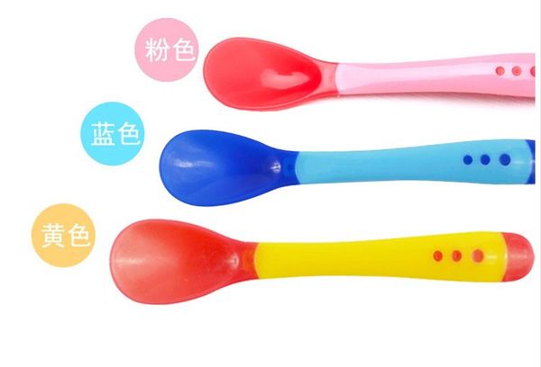 

2pcs / серия дети utensil датчик температуры младенца ложка вилка набор детское питание