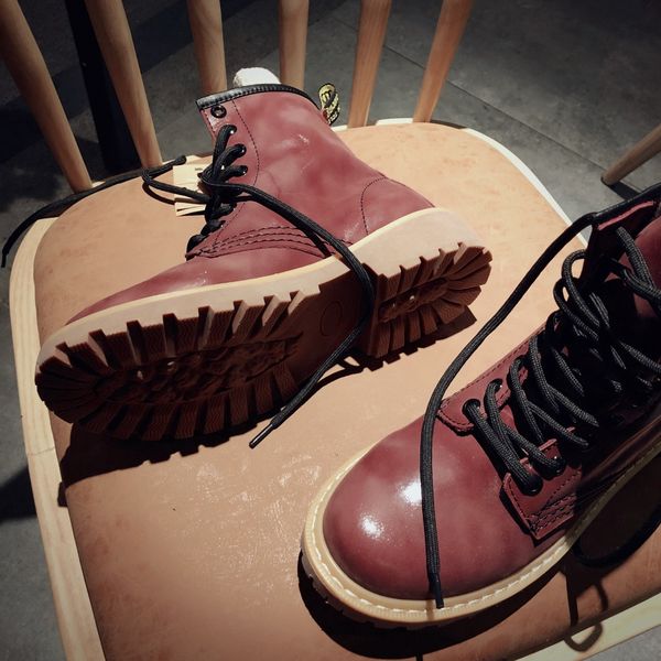 

wholesale original brand martin boots,designed western boots, luxury short boots, made by lamb skin, Black