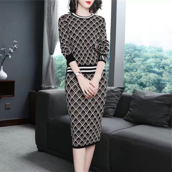 

2019 весна осень с длинным рукавом трикотажные o шеи пальто и для женской моды трикотажные юбки 2 шт. наборы 060616, White