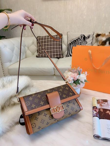 

retro envelope bag with elegant style and stylish style with diagonal cross-shoulder bag