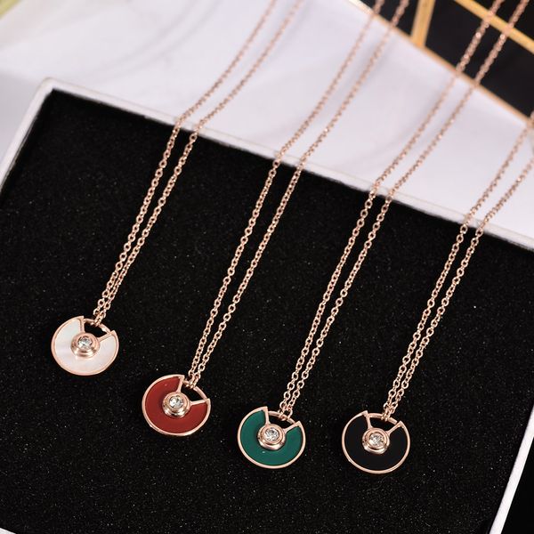 

simple and exquisite black and white pink to attract money transfer rosegold necklace korean version titanium steel clavicle jewelry, Silver