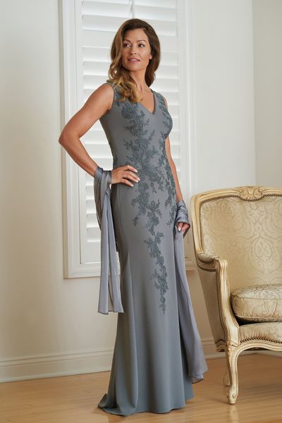 

fashion gray lace mother of the bride groom dresses 2019 v neck sheath chiffon backless floor length evening gowns cheap, Black;red