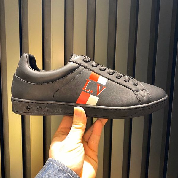 

2020 new fashion casual sports shoes, luxury designer comfortable wild flat shoesas