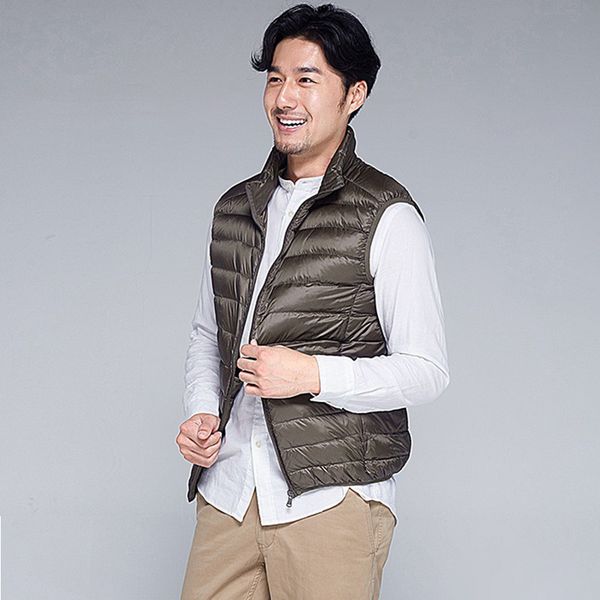 

nice new vogue men sleeveless jacket winter ultralight white duck down vest male slim vest mens windproof warm waistcoat feme, Black