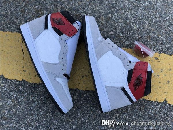 

air aauthentic 1 high og retro white black light smoke grey men basketball shoes 555088-126 varsity red man sports sneakers with box