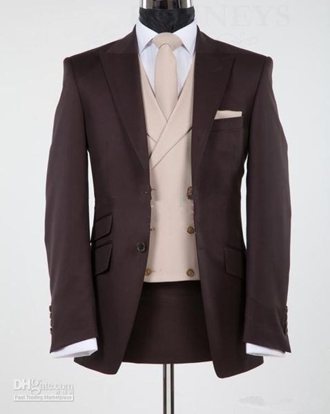 Novo Design Marrom Chocolate Pico Lapela Noivo Smoking Padrinhos de Casamento Blazer Ternos Ternos de Negócios (Jaqueta + Calça + Colete + Gravata) XF226