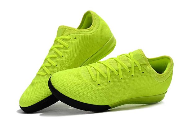 

2019 men knitted soccer shoes ic / tf soccer shoes yellow low help football shoes