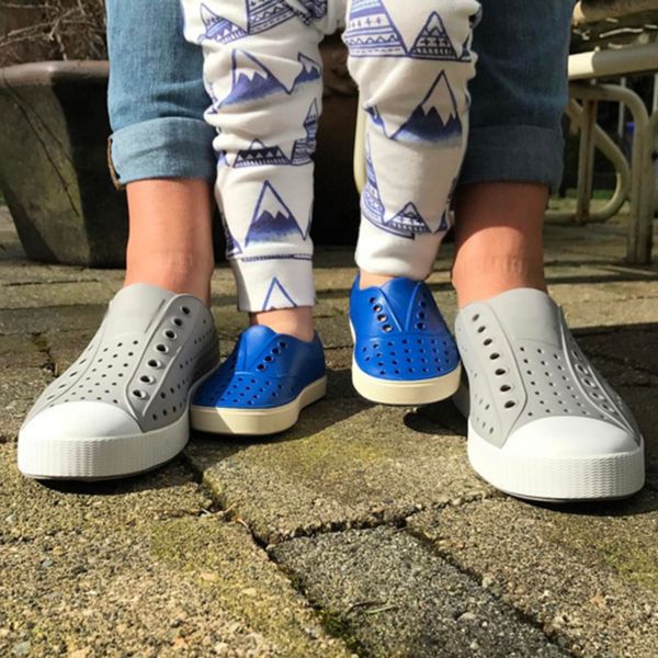 

read the size firstfashion boys girls summer sandals beach slide slippers for kids, Black