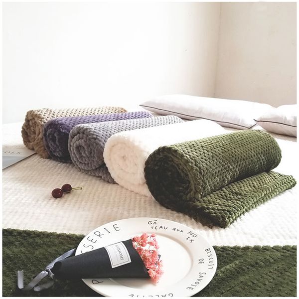 

2020 new super soft blanket flannel aircraft sofa use office blanket towel travel fleece mesh portable car travel cover blanket bedding sets