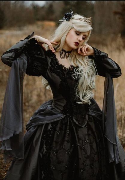 Bola Vestidos medievais góticos vestidos de casamento colher de prata e preto Renaissance fantasia vitoriana Vampires Long Sleeve Vestido de Noiva 2019