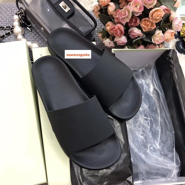 

off leisure indoor beach slippers white printing sweethearts slippers with box, Black