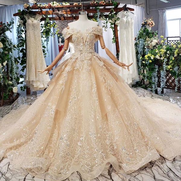 

2019 ление вадебне пла  кѬђжевнми аппликаими  плеа мила е без пинки, White