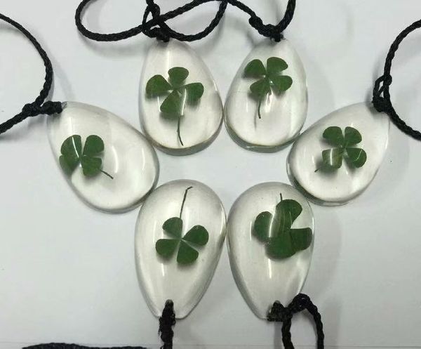 

yqtdmy 50 pcs fashion drop design lucid back four leaf clover pendant, Black